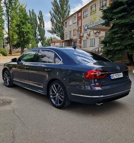 Серый Фольксваген Пассат, объемом двигателя 1.8 л и пробегом 183 тыс. км за 13700 $, фото 3 на Automoto.ua