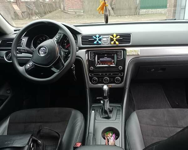 Сірий Фольксваген Пассат, об'ємом двигуна 1.8 л та пробігом 132 тис. км за 12777 $, фото 5 на Automoto.ua