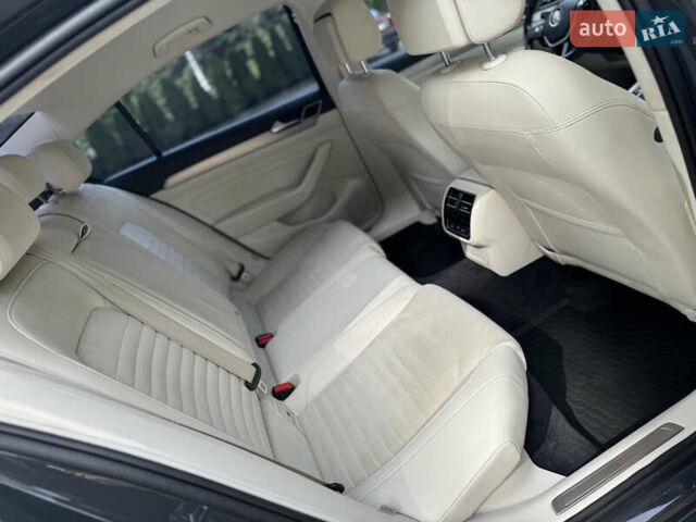 Сірий Фольксваген Пассат, об'ємом двигуна 2 л та пробігом 177 тис. км за 19850 $, фото 119 на Automoto.ua