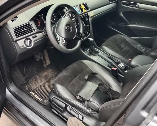 Сірий Фольксваген Пассат, об'ємом двигуна 1.8 л та пробігом 132 тис. км за 12777 $, фото 4 на Automoto.ua