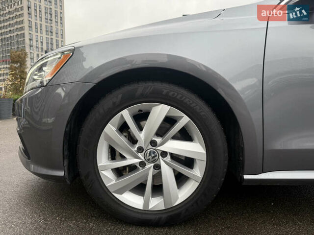 Сірий Фольксваген Пассат, об'ємом двигуна 2 л та пробігом 149 тис. км за 14700 $, фото 41 на Automoto.ua