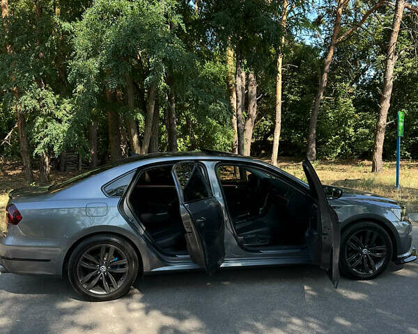 Серый Фольксваген Пассат, объемом двигателя 1.8 л и пробегом 120 тыс. км за 17400 $, фото 3 на Automoto.ua