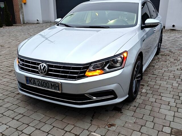 Серый Фольксваген Пассат, объемом двигателя 2 л и пробегом 176 тыс. км за 14800 $, фото 3 на Automoto.ua