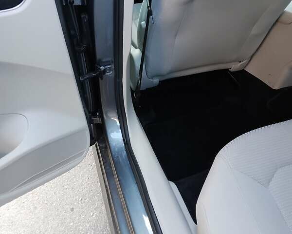 Серый Фольксваген Пассат, объемом двигателя 1.8 л и пробегом 157 тыс. км за 14000 $, фото 1 на Automoto.ua