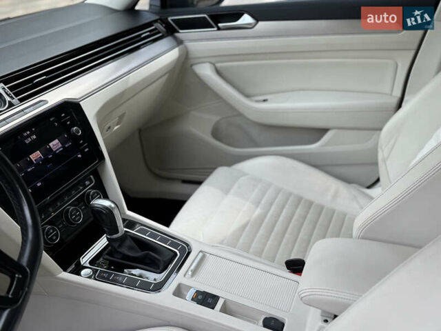 Сірий Фольксваген Пассат, об'ємом двигуна 2 л та пробігом 177 тис. км за 19850 $, фото 34 на Automoto.ua