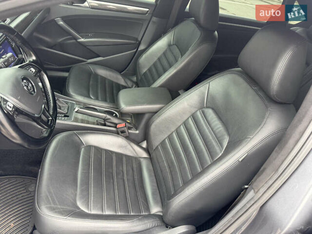 Серый Фольксваген Пассат, объемом двигателя 1.8 л и пробегом 200 тыс. км за 14300 $, фото 6 на Automoto.ua