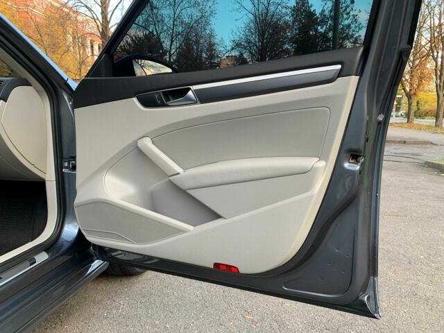 Серый Фольксваген Пассат, объемом двигателя 2 л и пробегом 155 тыс. км за 15500 $, фото 17 на Automoto.ua