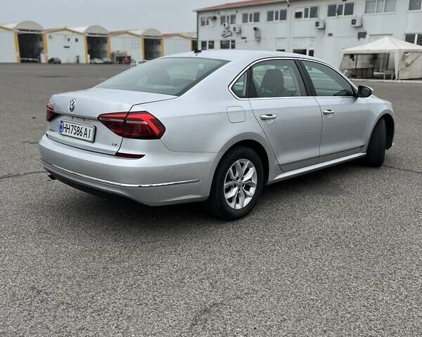 Серый Фольксваген Пассат, объемом двигателя 1.8 л и пробегом 176 тыс. км за 12800 $, фото 6 на Automoto.ua