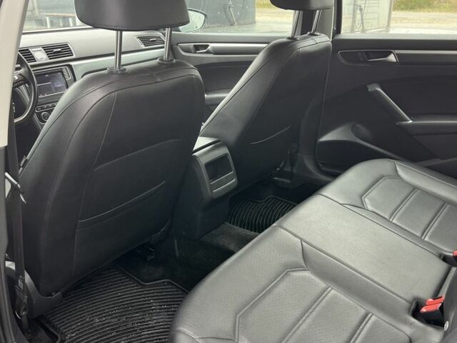 Сірий Фольксваген Пассат, об'ємом двигуна 1.8 л та пробігом 174 тис. км за 12900 $, фото 6 на Automoto.ua