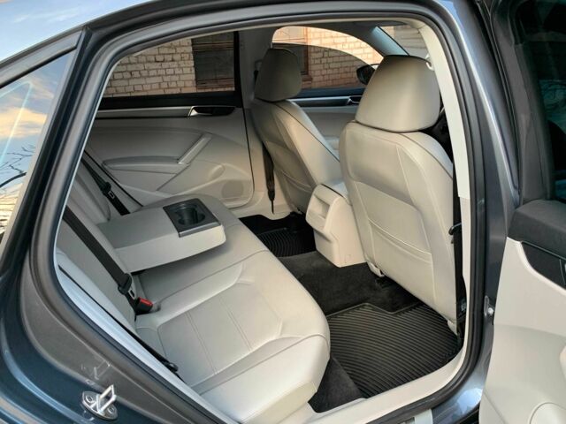 Серый Фольксваген Пассат, объемом двигателя 2 л и пробегом 155 тыс. км за 15500 $, фото 21 на Automoto.ua