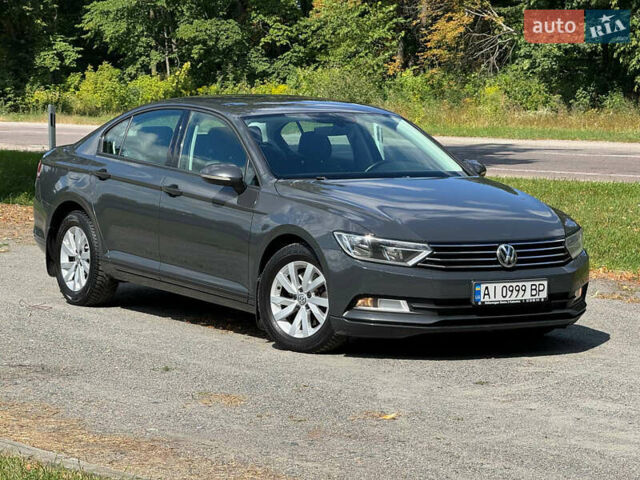 Сірий Фольксваген Пассат, об'ємом двигуна 1.6 л та пробігом 230 тис. км за 12500 $, фото 10 на Automoto.ua