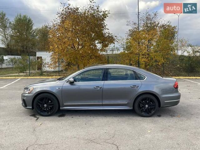 Фольксваген Пассат 2017 в Ужгороде на Automoto.ua Серый Фольксваген Пассат, объемом двигателя 1.8 л и пробегом 125 тыс. км за 13600 $, фото 5 на Automoto.ua