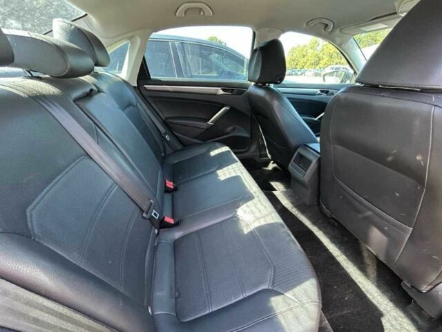 Серый Фольксваген Пассат, объемом двигателя 1.8 л и пробегом 88 тыс. км за 10700 $, фото 5 на Automoto.ua