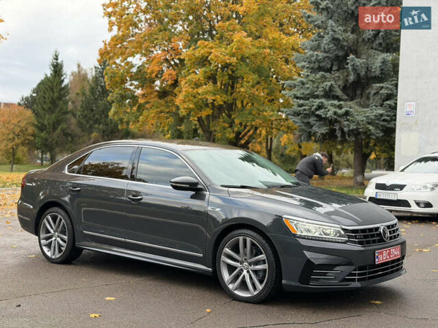 Серый Фольксваген Пассат, объемом двигателя 1.8 л и пробегом 189 тыс. км за 11800 $, фото 17 на Automoto.ua
