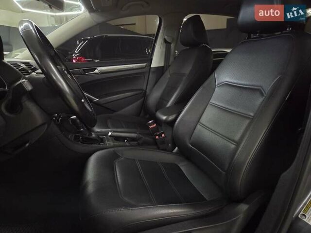 Сірий Фольксваген Пассат, об'ємом двигуна 2 л та пробігом 195 тис. км за 13699 $, фото 6 на Automoto.ua