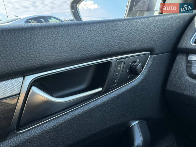 Серый Фольксваген Пассат, объемом двигателя 2 л и пробегом 169 тыс. км за 17000 $, фото 13 на Automoto.ua