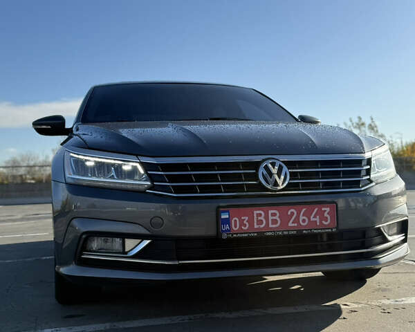 Сірий Фольксваген Пассат, об'ємом двигуна 1.8 л та пробігом 193 тис. км за 15000 $, фото 2 на Automoto.ua