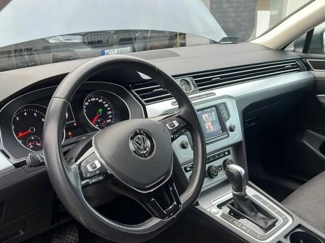 Серый Фольксваген Пассат, объемом двигателя 1.8 л и пробегом 124 тыс. км за 10200 $, фото 8 на Automoto.ua