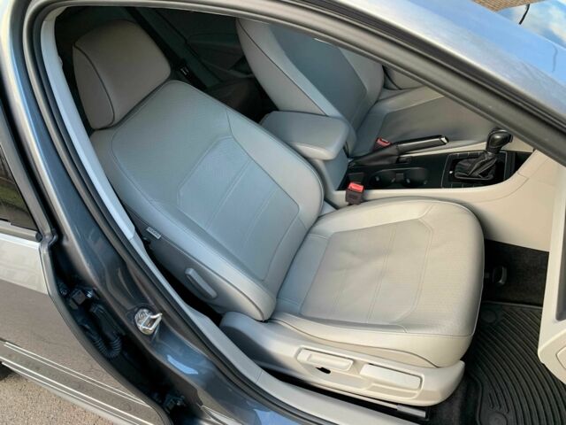 Серый Фольксваген Пассат, объемом двигателя 2 л и пробегом 155 тыс. км за 15500 $, фото 19 на Automoto.ua