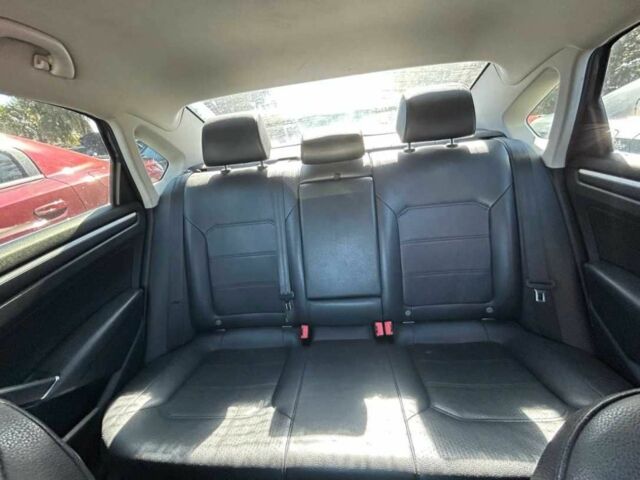 Серый Фольксваген Пассат, объемом двигателя 1.8 л и пробегом 88 тыс. км за 10700 $, фото 8 на Automoto.ua