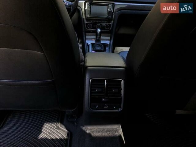 Сірий Фольксваген Пассат, об'ємом двигуна 1.8 л та пробігом 145 тис. км за 16300 $, фото 16 на Automoto.ua