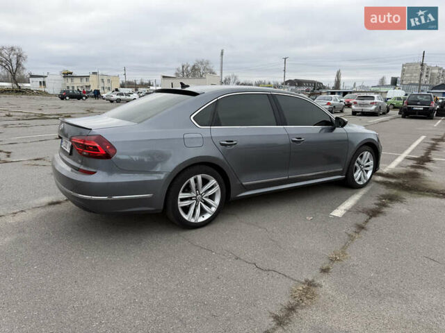 Серый Фольксваген Пассат, объемом двигателя 1.8 л и пробегом 200 тыс. км за 14300 $, фото 4 на Automoto.ua