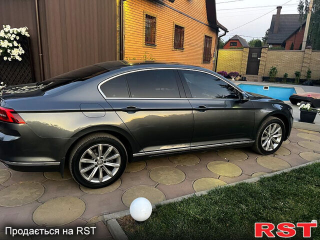 Серый Фольксваген Пассат, объемом двигателя 2 л и пробегом 174 тыс. км за 15800 $, фото 2 на Automoto.ua