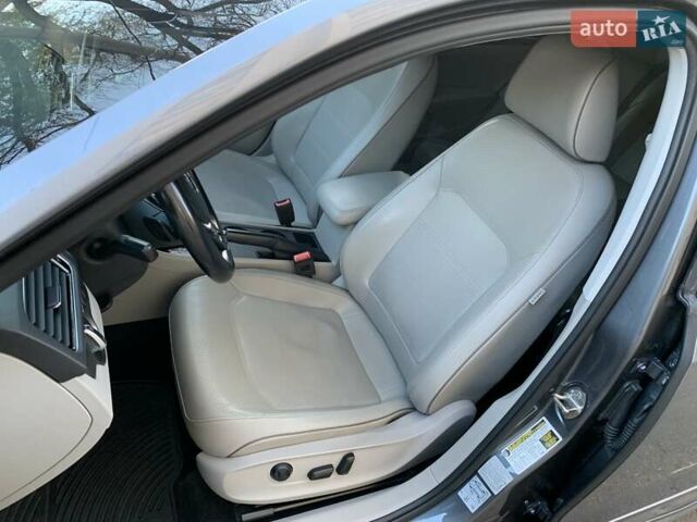 Серый Фольксваген Пассат, объемом двигателя 2 л и пробегом 155 тыс. км за 14999 $, фото 24 на Automoto.ua