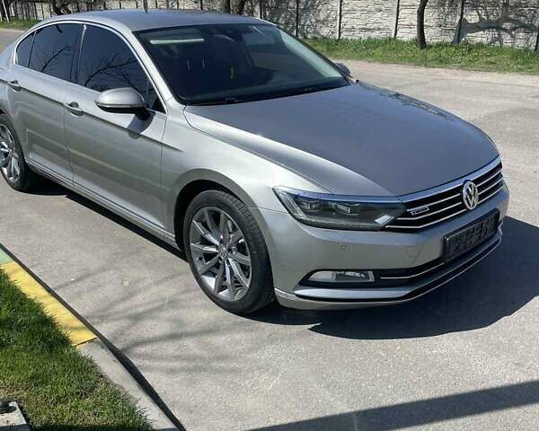 Серый Фольксваген Пассат, объемом двигателя 1.97 л и пробегом 225 тыс. км за 18800 $, фото 6 на Automoto.ua