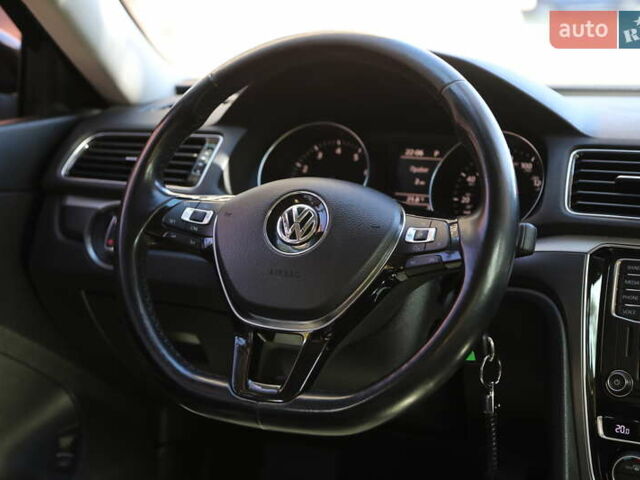 Серый Фольксваген Пассат, объемом двигателя 1.8 л и пробегом 73 тыс. км за 15500 $, фото 13 на Automoto.ua