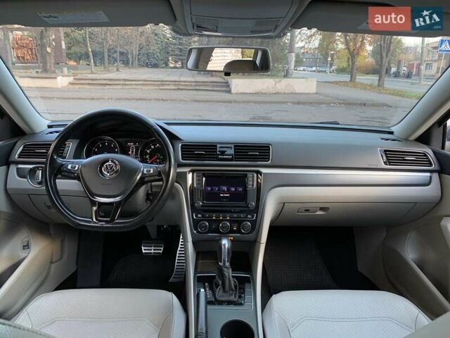 Сірий Фольксваген Пассат, об'ємом двигуна 2 л та пробігом 155 тис. км за 15500 $, фото 28 на Automoto.ua