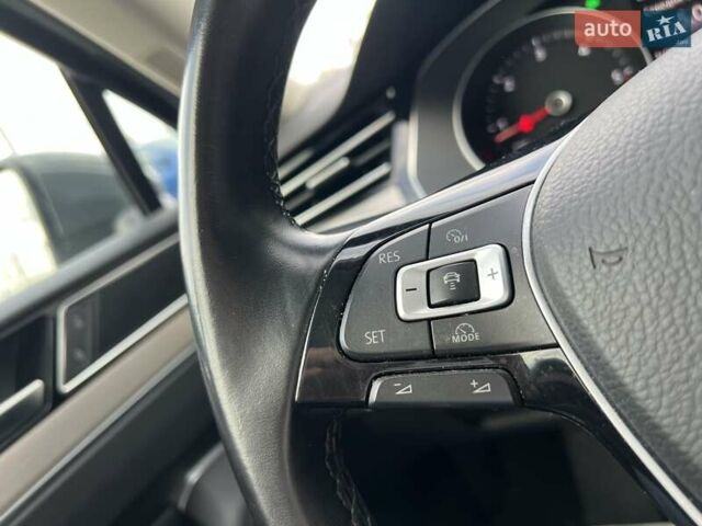 Сірий Фольксваген Пассат, об'ємом двигуна 1.97 л та пробігом 174 тис. км за 21472 $, фото 39 на Automoto.ua