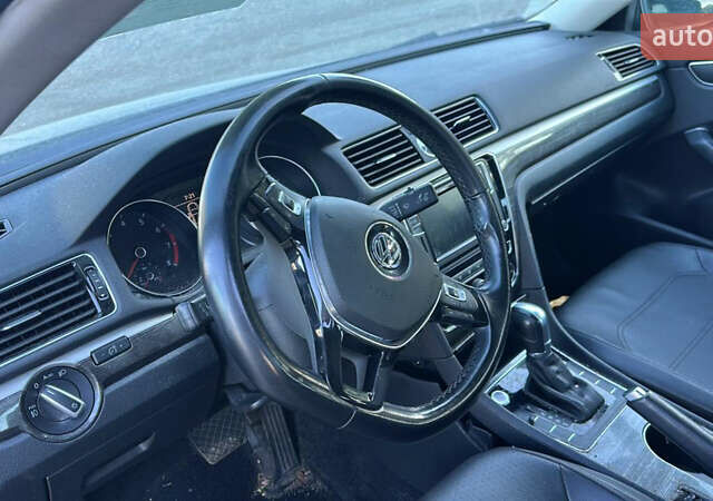 Сірий Фольксваген Пассат, об'ємом двигуна 1.8 л та пробігом 166 тис. км за 12499 $, фото 6 на Automoto.ua