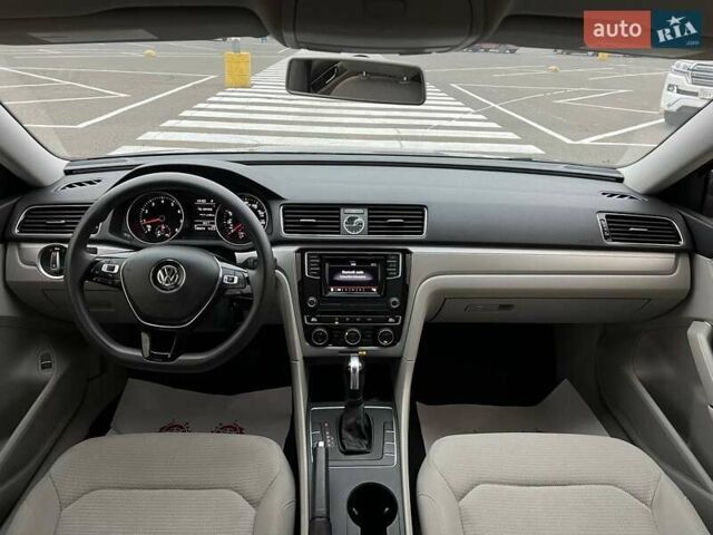 Сірий Фольксваген Пассат, об'ємом двигуна 1.8 л та пробігом 145 тис. км за 11700 $, фото 12 на Automoto.ua