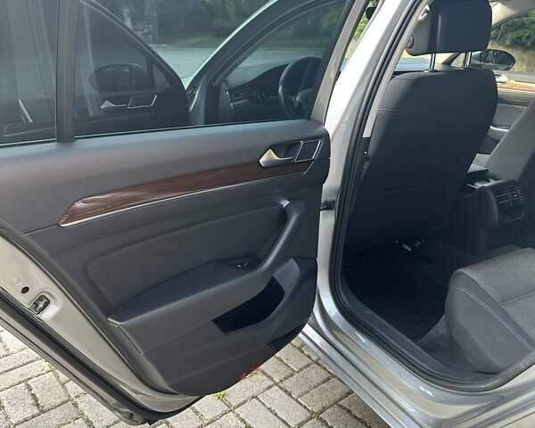 Серый Фольксваген Пассат, объемом двигателя 1.97 л и пробегом 207 тыс. км за 18200 $, фото 22 на Automoto.ua