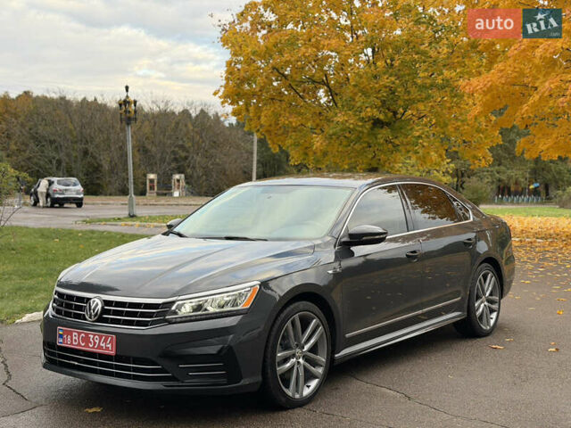 Серый Фольксваген Пассат, объемом двигателя 1.8 л и пробегом 189 тыс. км за 11800 $, фото 6 на Automoto.ua