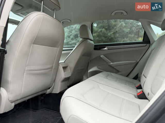 Серый Фольксваген Пассат, объемом двигателя 1.8 л и пробегом 189 тыс. км за 11800 $, фото 60 на Automoto.ua