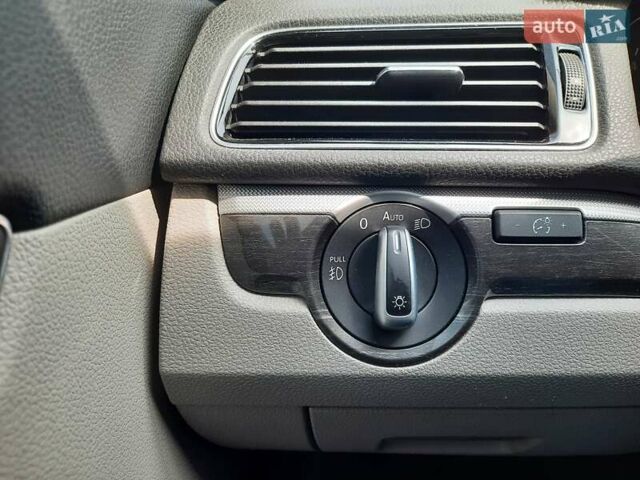 Сірий Фольксваген Пассат, об'ємом двигуна 1.8 л та пробігом 178 тис. км за 15000 $, фото 11 на Automoto.ua