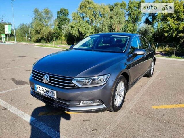 Серый Фольксваген Пассат, объемом двигателя 1.6 л и пробегом 260 тыс. км за 15100 $, фото 5 на Automoto.ua