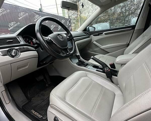 Сірий Фольксваген Пассат, об'ємом двигуна 1.8 л та пробігом 104 тис. км за 15700 $, фото 18 на Automoto.ua