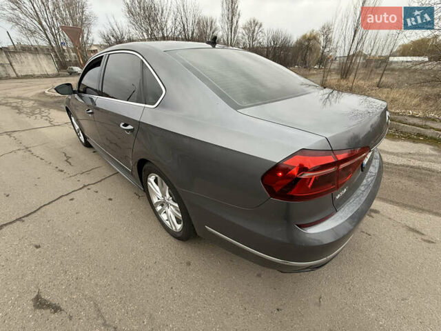 Серый Фольксваген Пассат, объемом двигателя 1.78 л и пробегом 158 тыс. км за 13000 $, фото 5 на Automoto.ua