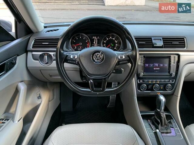 Сірий Фольксваген Пассат, об'ємом двигуна 2 л та пробігом 155 тис. км за 15500 $, фото 36 на Automoto.ua