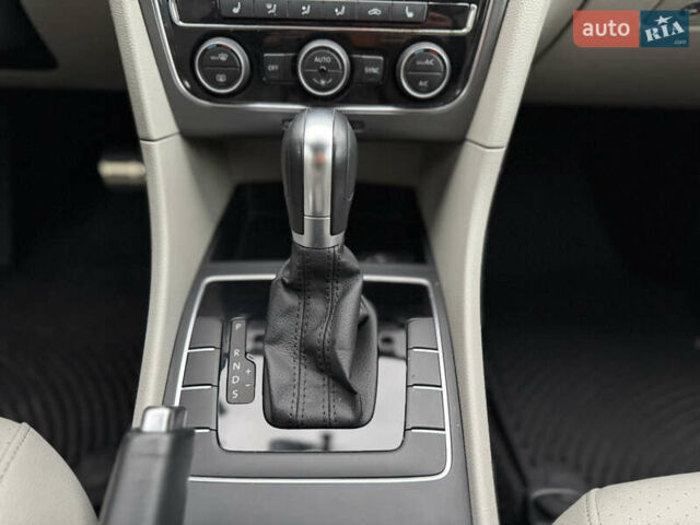 Серый Фольксваген Пассат, объемом двигателя 1.8 л и пробегом 189 тыс. км за 11800 $, фото 51 на Automoto.ua