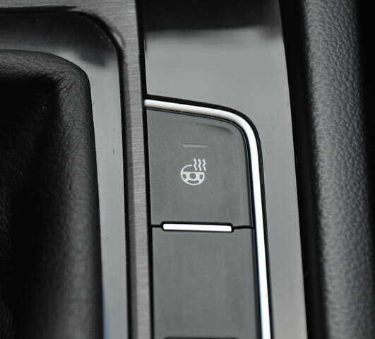 Серый Фольксваген Пассат, объемом двигателя 1.97 л и пробегом 107 тыс. км за 24500 $, фото 43 на Automoto.ua