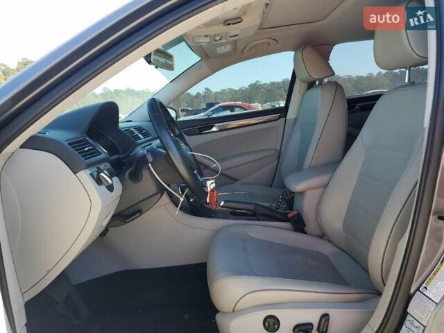 Серый Фольксваген Пассат, объемом двигателя 1.8 л и пробегом 144 тыс. км за 1600 $, фото 6 на Automoto.ua