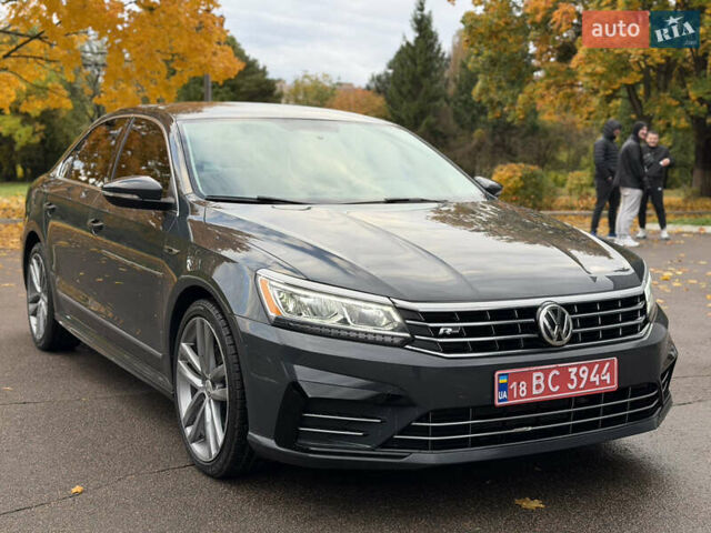 Серый Фольксваген Пассат, объемом двигателя 1.8 л и пробегом 189 тыс. км за 11800 $, фото 7 на Automoto.ua