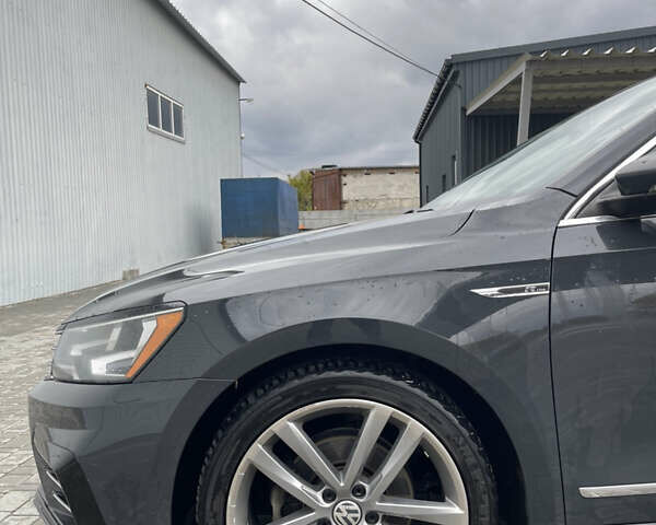 Серый Фольксваген Пассат, объемом двигателя 1.8 л и пробегом 175 тыс. км за 13300 $, фото 7 на Automoto.ua