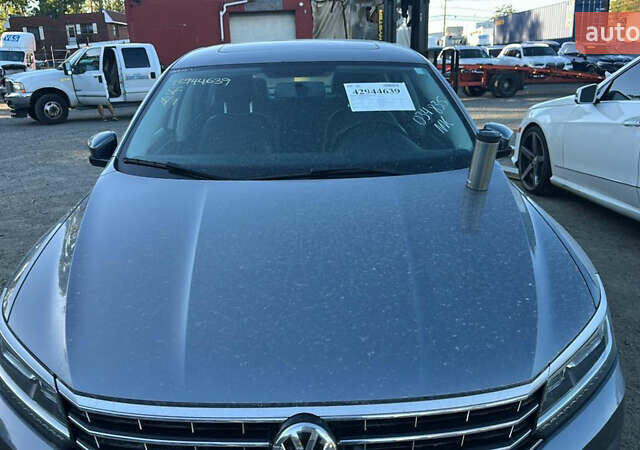 Сірий Фольксваген Пассат, об'ємом двигуна 1.8 л та пробігом 166 тис. км за 12499 $, фото 4 на Automoto.ua