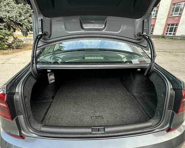 Сірий Фольксваген Пассат, об'ємом двигуна 1.8 л та пробігом 82 тис. км за 12900 $, фото 13 на Automoto.ua