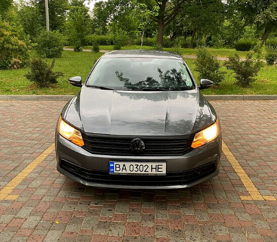 Серый Фольксваген Пассат, объемом двигателя 1.8 л и пробегом 96 тыс. км за 12200 $, фото 1 на Automoto.ua